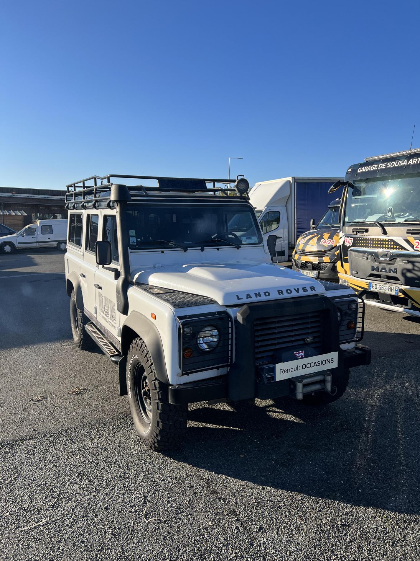 LAND ROVER DEFENDER